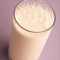 Milk vs Almond Milk